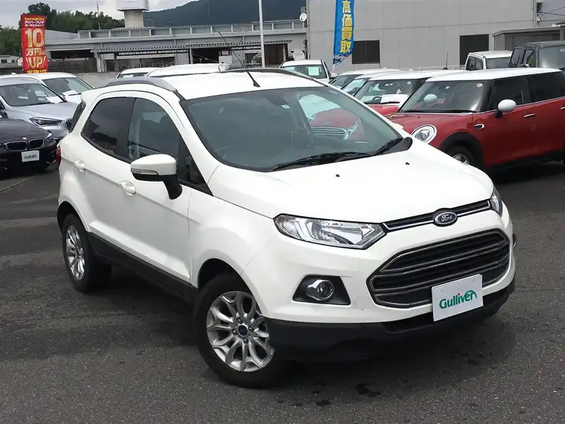 カタログ画像：エコスポーツ（ECOSPORT） タイタニアム 2014年5月 ABA-MAJUEJ 1500cc ダイアモンドホワイト 燃費14.5km / l フロント