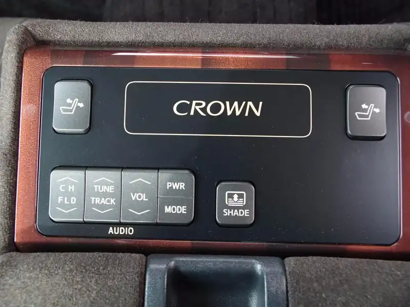 カタログ画像：クラウン（CROWN） ロイヤルサルーンＧ 2014年4月 DBA-GRS210 2500cc シルバーメタリック 燃費11.4km / l 内装