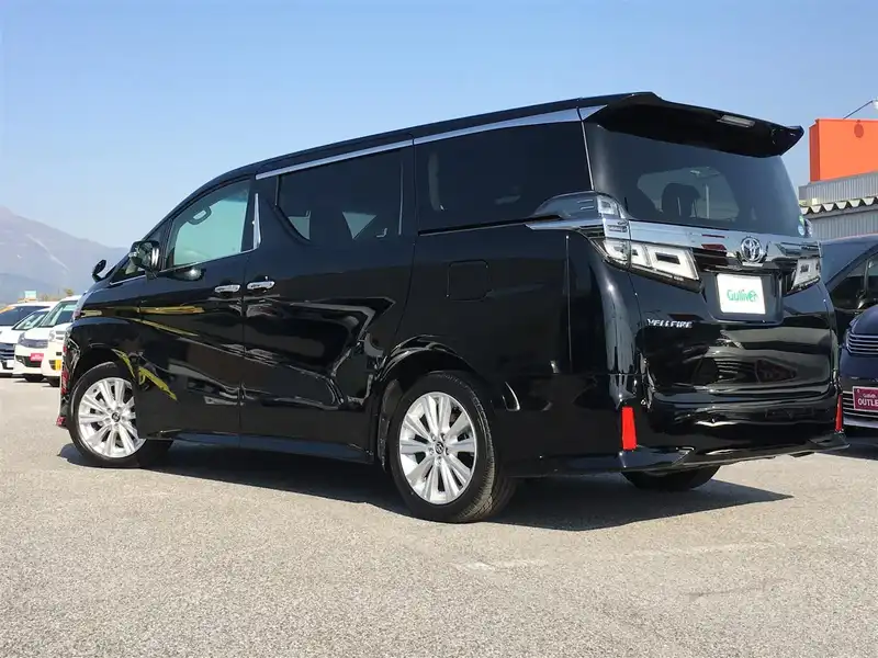 カタログ画像：ヴェルファイア（VELLFIRE） ３．５エグゼクティブラウンジ 2018年1月 DBA-GGH35W 3500cc ブラック 燃費10.4km / l バック