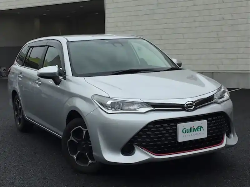 カタログ画像：カローラフィールダー（COROLLA FIELDER） １．５Ｇ プラスレッド 2016年5月 DBA-NZE164G 1500cc シルバーメタリック 燃費16.0km / l メイン