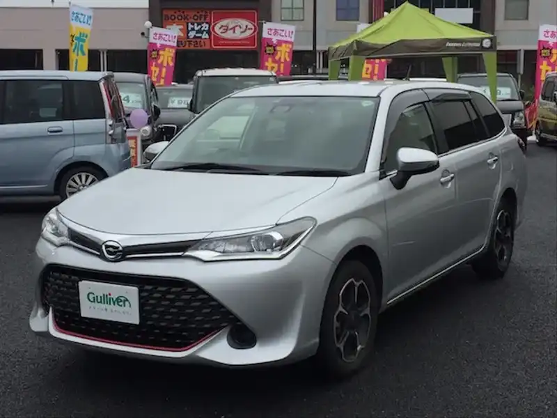 カタログ画像：カローラフィールダー（COROLLA FIELDER） １．５Ｇ プラスレッド 2016年5月 DBA-NZE164G 1500cc シルバーメタリック 燃費16.0km / l フロント