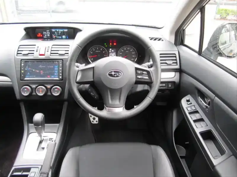 カタログ画像：インプレッサスポーツ（IMPREZA SPORTS） ２．０ｉ－Ｓ 2012年10月 DBA-GP7 2000cc クリスタルブラック・シリカ 燃費15.8km / l 内装