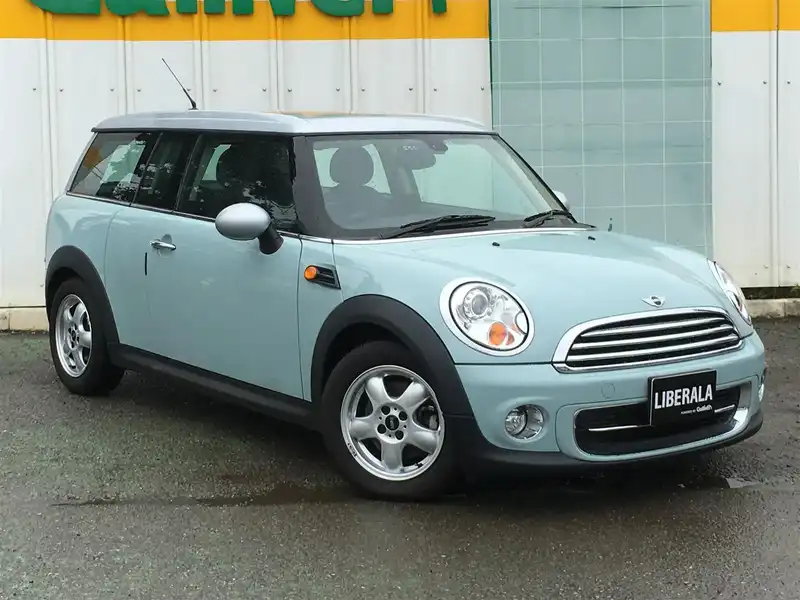 カタログ画像：ＭＩＮＩ（MINI） クーパー クラブマン 2011年4月 DBA-ZF16 1600cc アイス・ブルー（ソリッド） 燃費18.0km / l メイン（その他）