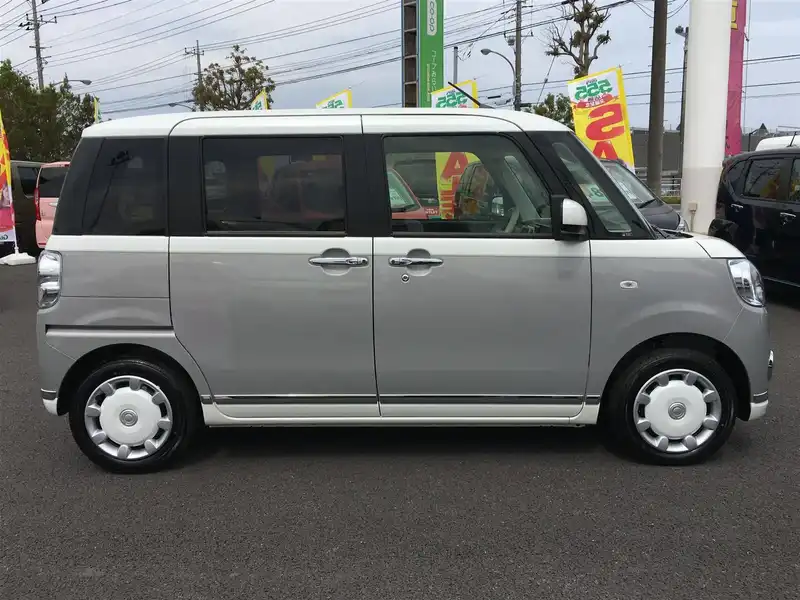 カタログ画像：ムーヴキャンバス（MOVE CANBUS） Ｘリミテッドメイクアップ ＳＡⅢ 2017年9月 DBA-LA810S 660cc パールホワイトIII×スムースグレーマイカメタリック 燃費27.4km / l 外装