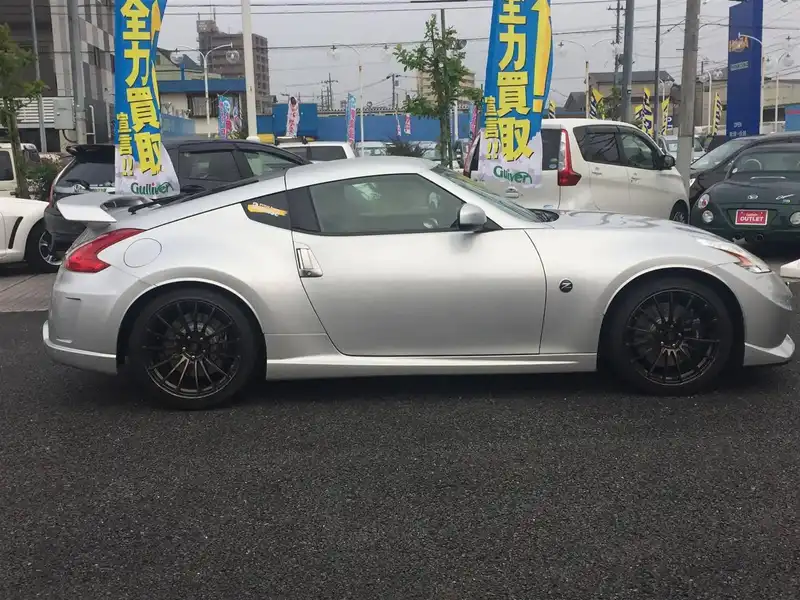 カタログ画像：フェアレディＺ（FAIRLADY Z） バージョンニスモ 2010年11月 CBA-Z34 3700cc ブリリアントシルバー（Ｍ） 外装