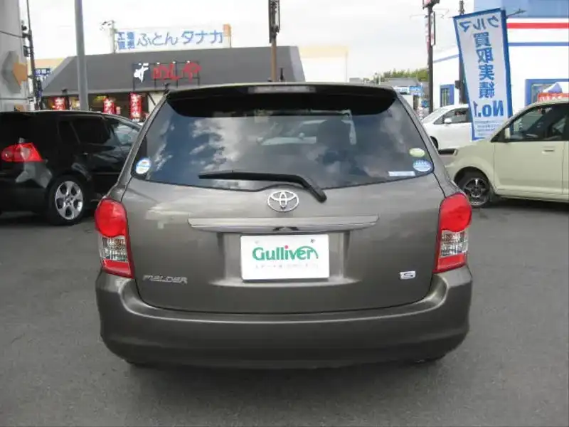 カタログ画像：カローラフィールダー（COROLLA FIELDER） １．８Ｓ 2008年10月 DBA-ZRE142G 1800cc ブロンズマイカメタリック 燃費16.8km / l  バック