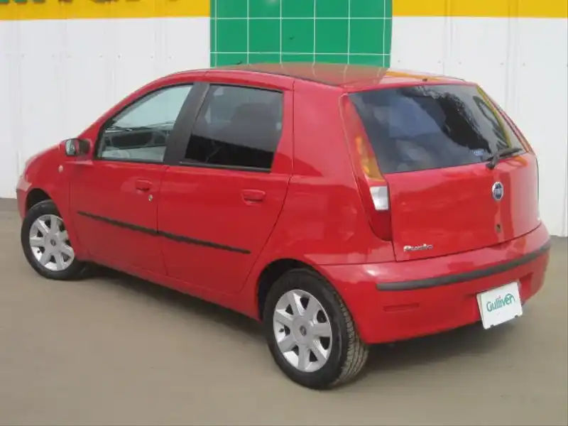 カタログ画像：プント（PUNTO） ＥＬＸスピードギア 2003年1月 GF-188A5 1200cc テイシャン・レッド、シーラ・レッド(Ｍ)、 バック