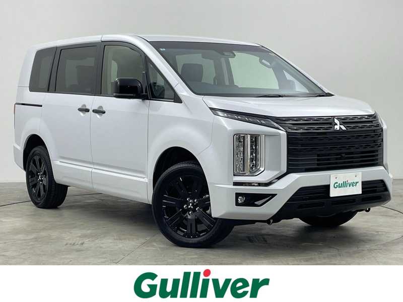 カタログ画像：デリカＤ：５（DELICA D:5） シャモニー（電動サイドステップ非装着車） 2025年5月 3DA-CV1W 2200cc ホワイトダイヤモンド×ブラックマイカ 燃費12.6km / l メイン（その他）