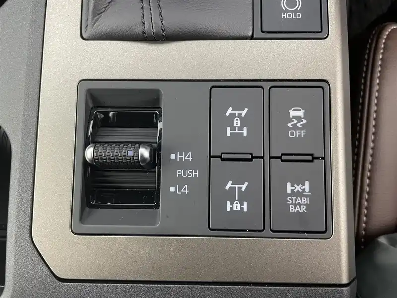 カタログ画像：ランドクルーザー２５０（LAND CRUISER 250） ＺＸ 2024年4月 3DA-GDJ250W 2800cc ブラック 燃費11.0km / l 内装