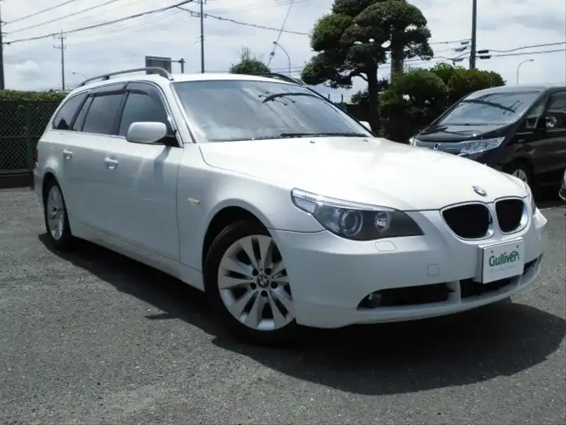 カタログ画像：５シリーズ（5 SERIES） ５３０ｉツーリングハイラインパッケージ 2005年9月 ABA-NL30 3000cc 燃費8.6km / l  メイン