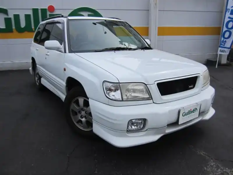 カタログ画像：フォレスター（FORESTER） Ｓ／２０ 2000年12月 GF-SF5 2000cc ピュアホワイト 燃費12.6km / l  メイン