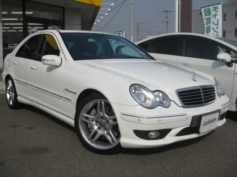 一番のメルセデス ベンツ C32 AMG(GH−203065)アルミホイールとタイヤ