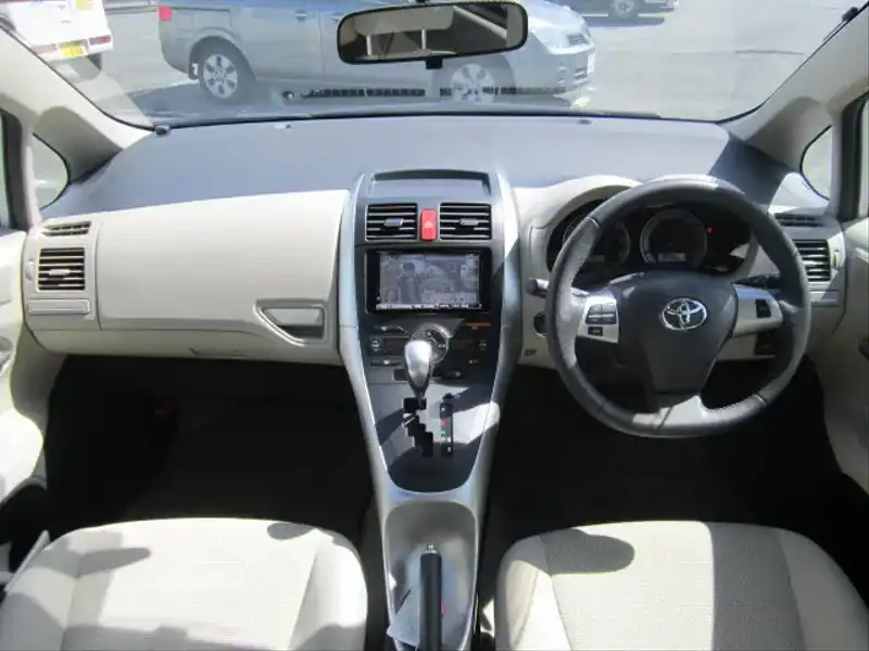 カタログ画像：オーリス（AURIS） １５０Ｘ Ｍパッケージ 2010年10月 DBA-NZE154H 1500cc ホワイトパールクリスタルシャイン 燃費15.4km / l  内装