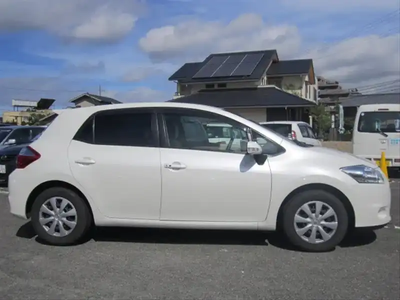 カタログ画像：オーリス（AURIS） １５０Ｘ Ｍパッケージ 2010年10月 DBA-NZE151H 1500cc ホワイトパールクリスタルシャイン 燃費20.0km / l  外装