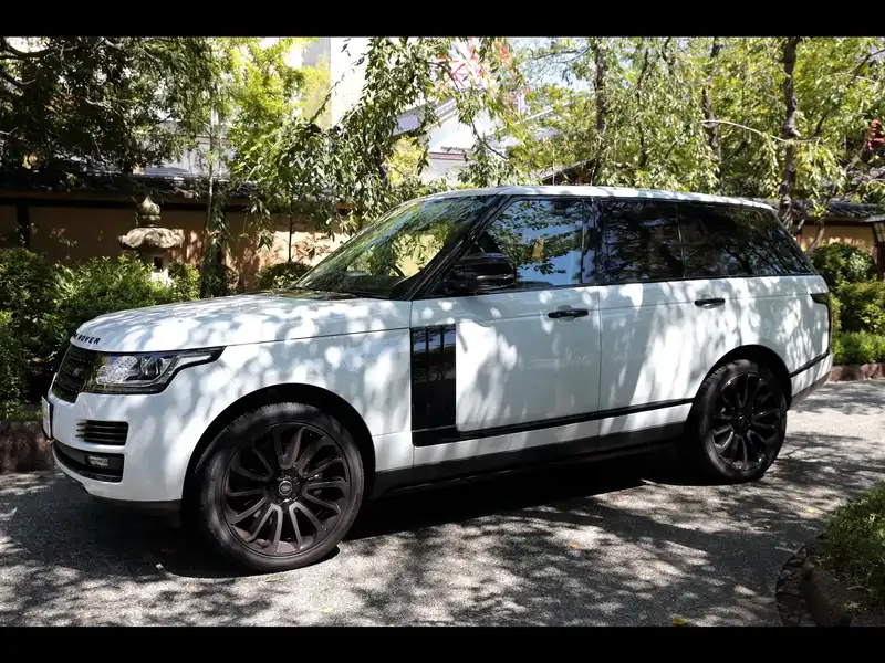 カタログ画像：レンジローバー（RANGE ROVER） ５．０ Ｖ８ スーパーチャージド ヴォーグ 2015年1月 ABA-LG5SA 5000cc 燃費7.4km / l 外装