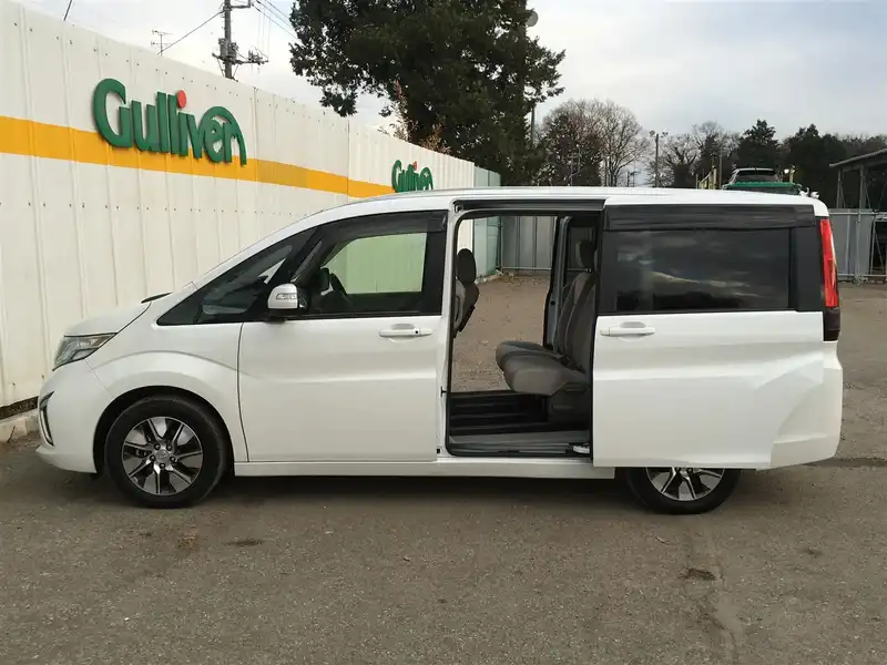 カタログ画像：ステップワゴン（STEPWAGON） Ｇ・ＥＸ 2015年4月 DBA-RP1 1500cc ホワイトオーキッド・パール 燃費16.2km / l 外装