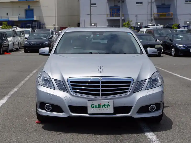 カタログ画像：Ｅクラス（E-CLASS） Ｅ３５０ アバンギャルド 2009年5月 DBA-212056C 3500cc パラジウムシルバー（Ｍ）orイリジウムシルバー（Ｍ） 燃費9.5km / l  フロント