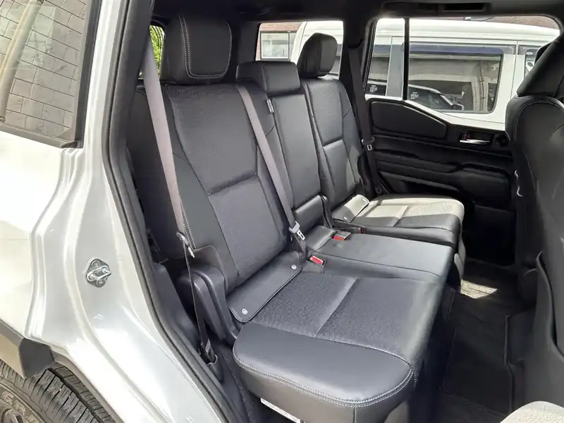 カタログ画像：ランドクルーザー２５０（LAND CRUISER 250） ＶＸ 2024年4月 3DA-GDJ250W 2800cc プラチナホワイトパールマイカ 燃費11.0km / l フロント