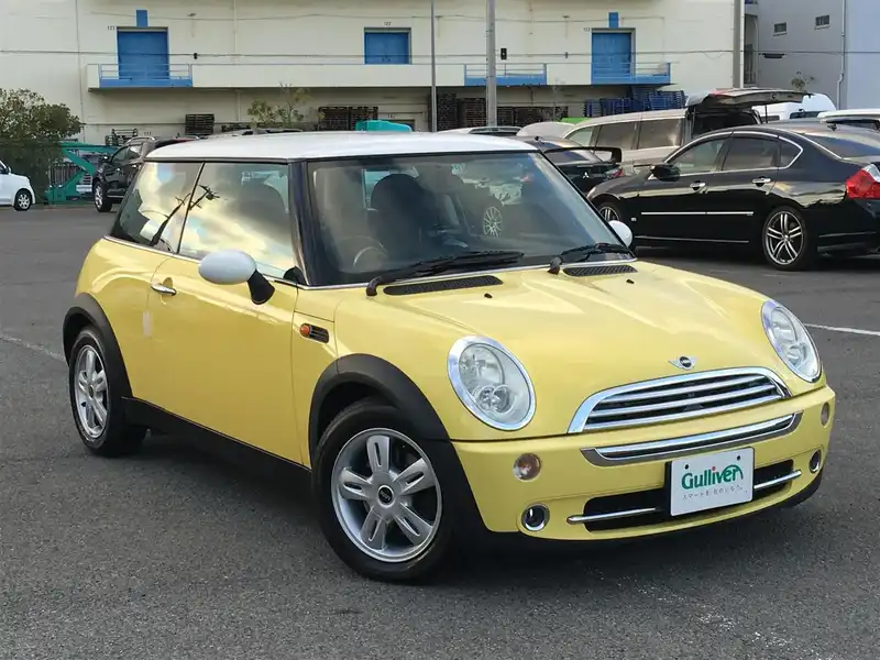 カタログ画像：ＭＩＮＩ（MINI） クーパー 2005年9月 GH-RA16 1600cc リキッド・イエロー（ソリッド） 燃費13.4km / l  メイン（その他）