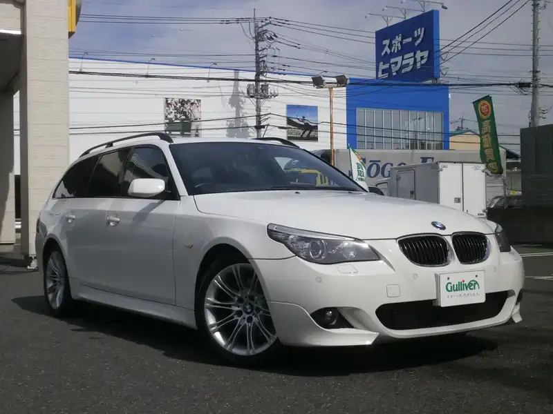 カタログ画像：５シリーズ（5 SERIES） ５３０ｉツーリング Ｍスポーツパッケージ 2008年1月 ABA-PU30 3000cc 燃費9.0km / l  メイン