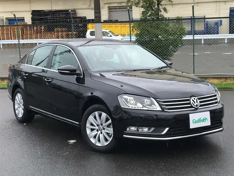 カタログ画像：パサート（PASSAT） ＴＳＩコンフォートラインブルーモーションテクノロジー 2015年1月 DBA-3CCAX 1400cc ディープブラックパールエフェクト 燃費17.6km / l メイン