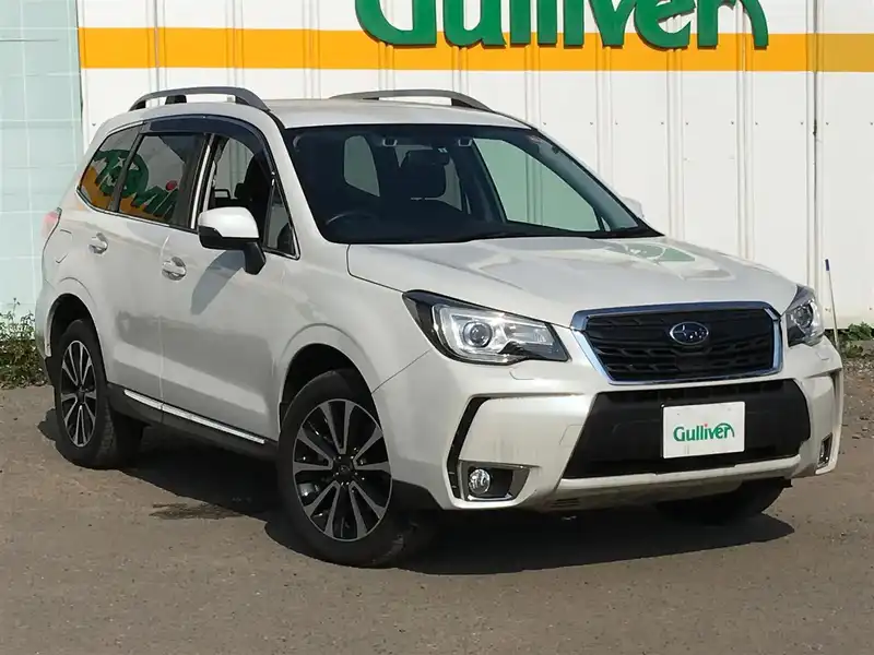 カタログ画像：フォレスター（FORESTER） ２．０ＸＴ アイサイト 2014年11月 DBA-SJG 2000cc クリスタルホワイト・パール 燃費13.2km / l メイン