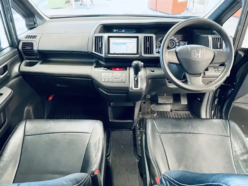 カタログ画像：ステップワゴン（STEPWAGON） Ｇ 助手席リフトアップシート車 2009年10月 DBA-RK1 2000cc ポリッシュドメタル・メタリック 内装