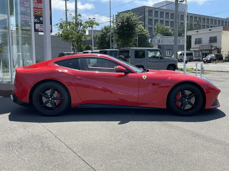 カタログ画像：Ｆ１２ベルリネッタ（F12 BERLINETTA） ベースグレード 2012年7月 ABA-F152 6300cc 外装
