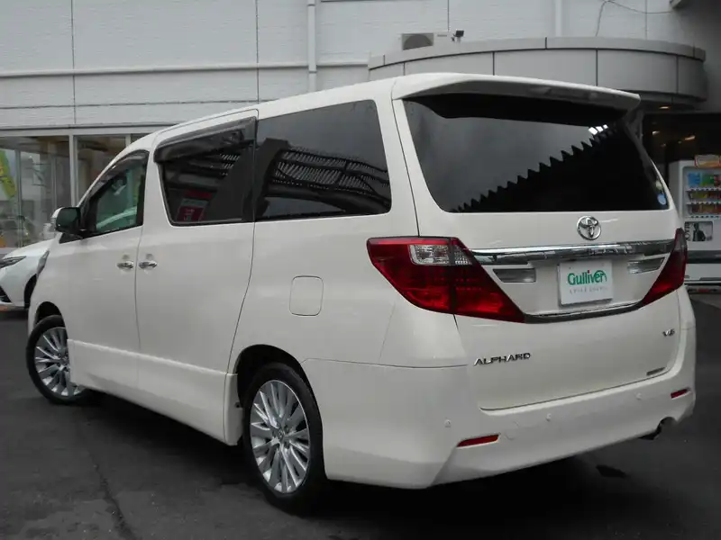 カタログ画像：アルファード（ALPHARD） ３５０Ｓ Ｃパッケージ 2014年4月 DBA-GGH20W 3500cc ゴールドパールクリスタルシャイン 燃費9.2km / l バック