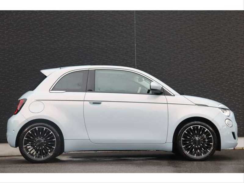 カタログ画像：５００ｅ（500e） アイコン 2022年6月 ZAA-FA1 アイス ホワイト 外装