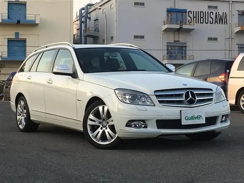 カタログ画像：Ｃクラスステーションワゴン（C-CLASS STATIONWAGON） Ｃ２５０ ステーションワゴン アバンギャルド 2008年4月 DBA-204252 2500cc カルサイトホワイト 燃費9.4km / l  メイン