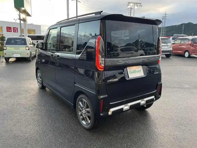 カタログ画像：デリカミニ（DELICA MINI） Ｇ 2024年6月 5AA-B37A 660cc ブラックマイカ 燃費19.0km / l バック