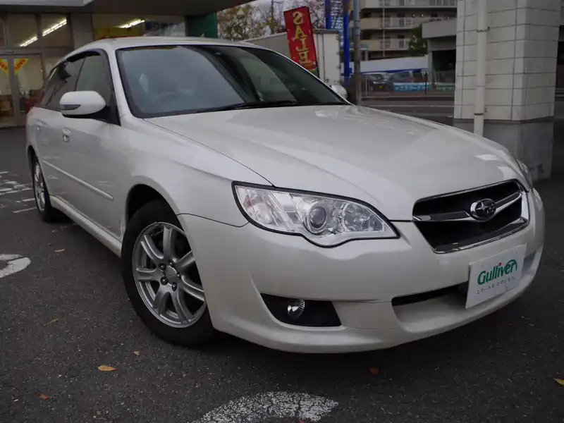 カタログ画像：レガシィツーリングワゴン（LEGACY TOURING WAGON） ２．０ｉカジュアルエディション 2007年5月 CBA-BP5 2000cc サテンホワイト・パール 燃費14.0km / l  メイン