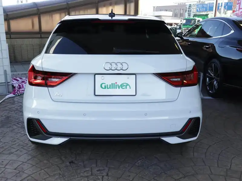 カタログ画像：Ａ１スポーツバック（A1 SPORTBACK） ３５ＴＦＳＩ Ｓライン 2019年11月 3BA-GBDAD 1500cc コルティナホワイト 内装