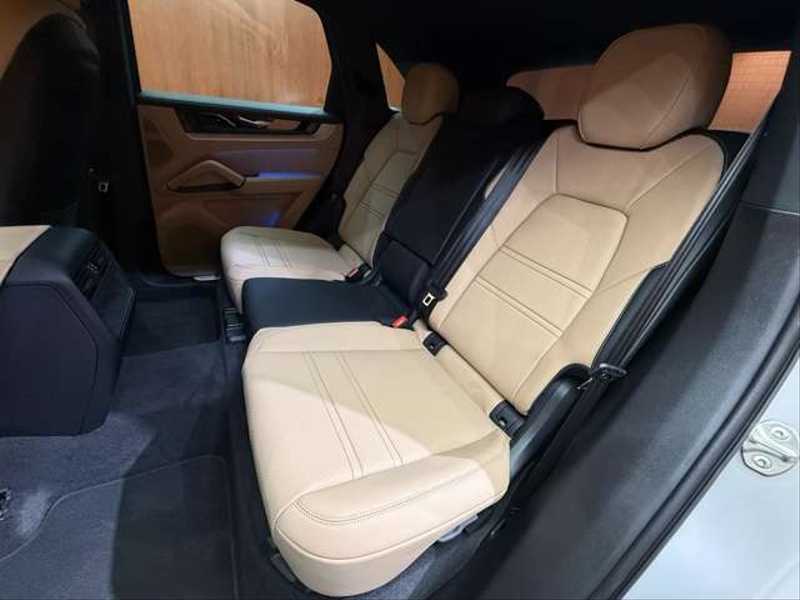 カタログ画像：カイエン（CAYENNE） カイエン 2023年4月 7BA-E3RK 3000cc クォーツァイトグレーメタリックorアークティックグレーorクレヨン 内装