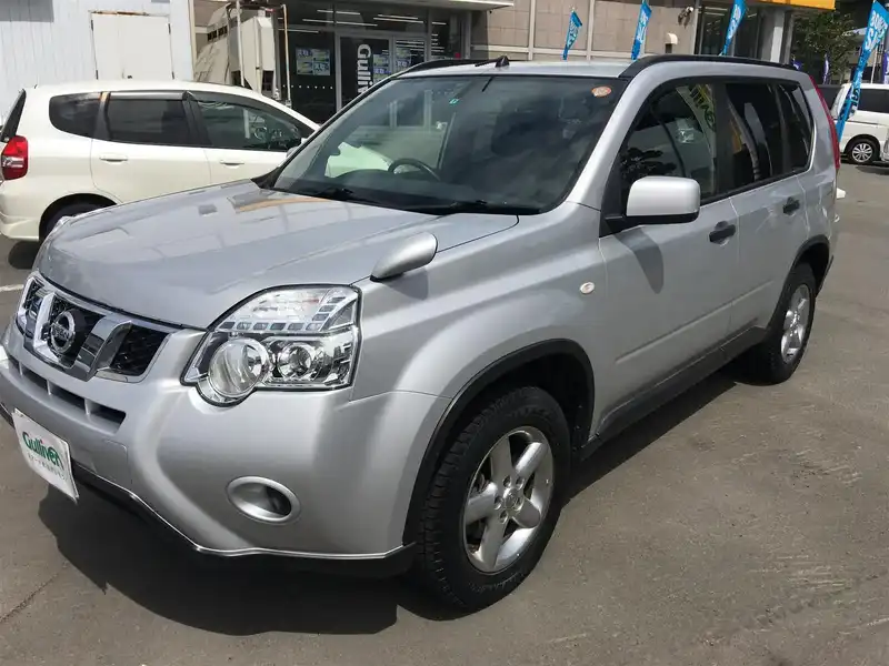 カタログ画像：エクストレイル（X-TRAIL） ２０Ｓ 2012年7月 DBA-NT31 2000cc ブリリアントシルバー（Ｍ）orブレードシルバー（Ｍ） 燃費13.8km / l  外装