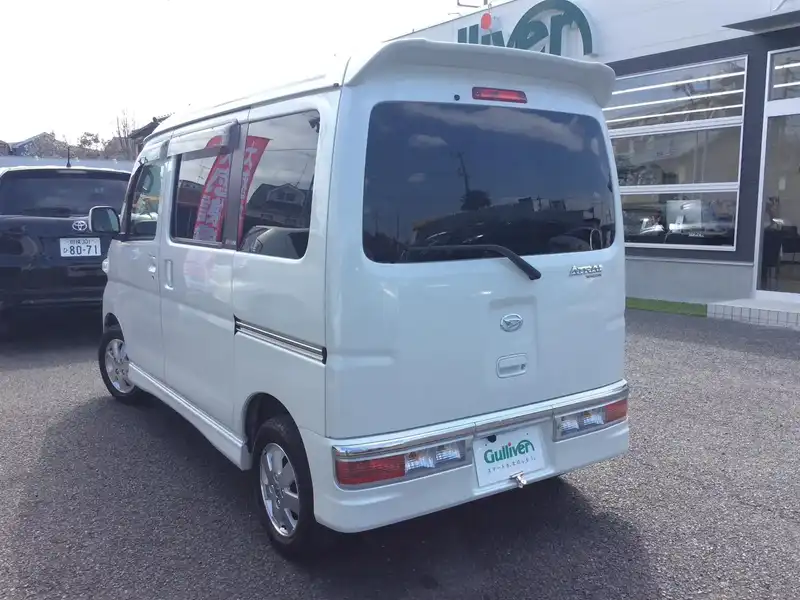 カタログ画像：アトレーワゴン（ATRAI WAGON） カスタムターボＲＳ 2015年11月 ABA-S331G 660cc パールホワイトⅢ 燃費13.8km / l バック