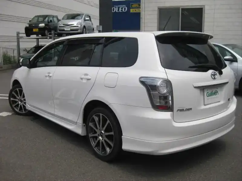 カタログ画像：カローラフィールダー（COROLLA FIELDER） １．８Ｓ エアロツアラー 2010年4月 DBA-ZRE144G 1800cc スーパーホワイトⅡ 燃費15.6km / l  バック