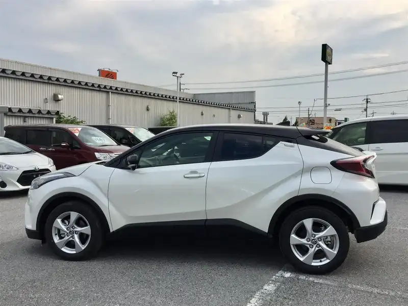 カタログ画像：Ｃ－ＨＲ（C-HR） Ｓ－Ｔ 2018年5月 DBA-NGX50 1200cc 燃費15.4km / l 外装