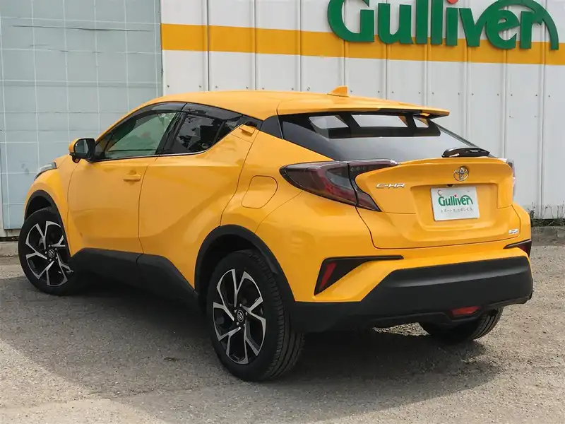 カタログ画像：Ｃ－ＨＲ（C-HR） Ｇ－Ｔ 2018年5月 DBA-NGX50 1200cc イエロー 燃費15.4km / l バック