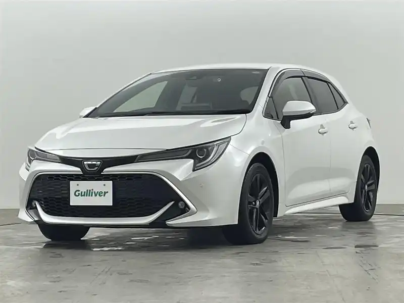カタログ画像：カローラスポーツ（COROLLASPORT） Ｇ スタイルパッケージ 2020年6月 3BA-NRE214H 1200cc プラチナホワイトパールマイカorアティチュードブラックマイカ×プラチナホワイトパールマイカ 燃費15.2km / l フロント
