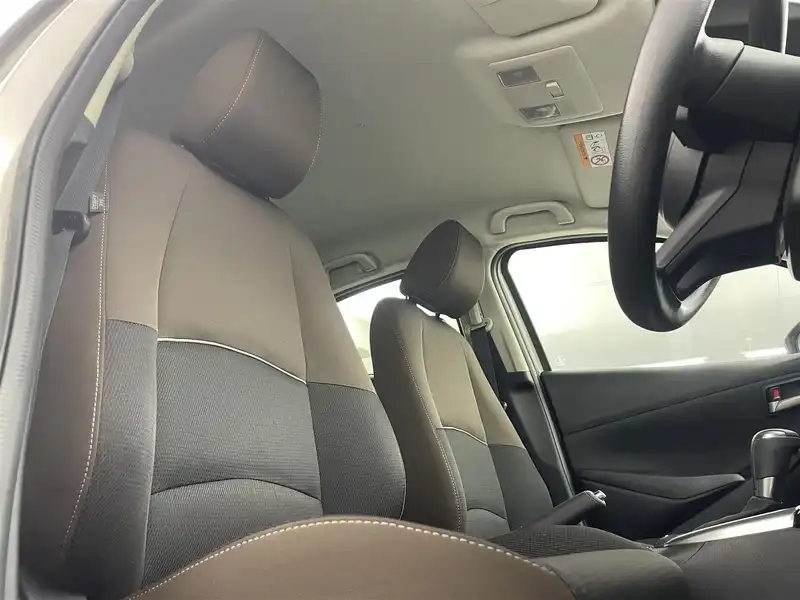 カタログ画像：ＭＡＺＤＡ２（MAZDA2） １５Ｓプロアクティブ スマートエディションⅡ 2021年6月 5BA-DJLFS 1500cc スノーフレイクホワイトパールマイカ 燃費20.3km / l 内装