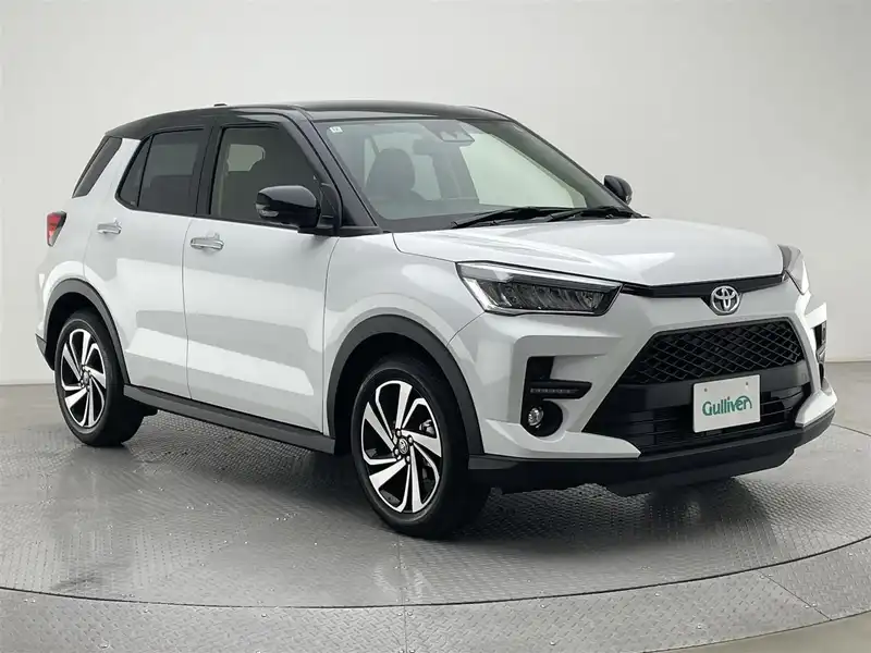 カタログ画像：ライズ（RAIZE） Ｚ 2024年11月 5AA-A202A 1200cc ブラックマイカメタリック×シャイニングホワイトパールorシャイニングホワイトパール 燃費28.0km / l メイン