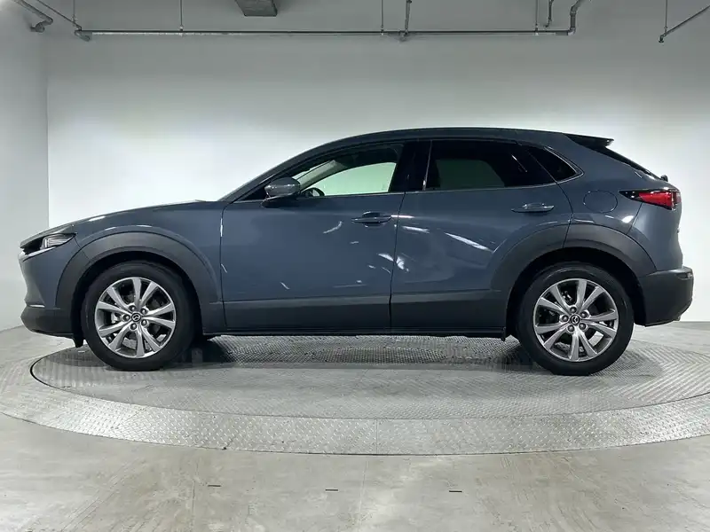 カタログ画像：ＣＸ－３０（CX-30） ＸＤ Ｓパッケージ 2024年12月 3DA-DM8R 1800cc ポリメタルグレーメタリック 燃費18.7km / l 外装