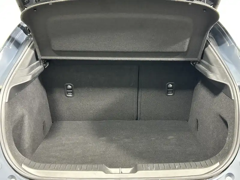 10144502 | カタログ画像：ＣＸ－３０（CX-30） ２０Ｓ 2022年8月 5AA-DMEJ3P 2000cc ポリメタルグレーメタリック 内装