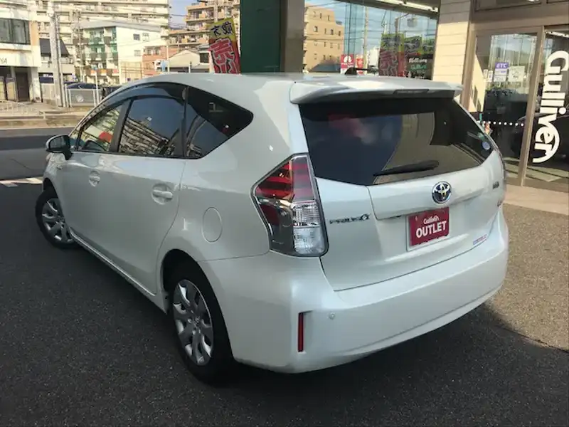 カタログ画像：プリウスα（PRIUS ALPHA） Ｓ Ｌセレクション 2017年12月 DAA-ZVW41W 1800cc ホワイトパールクリスタルシャイン 燃費26.2km / l バック