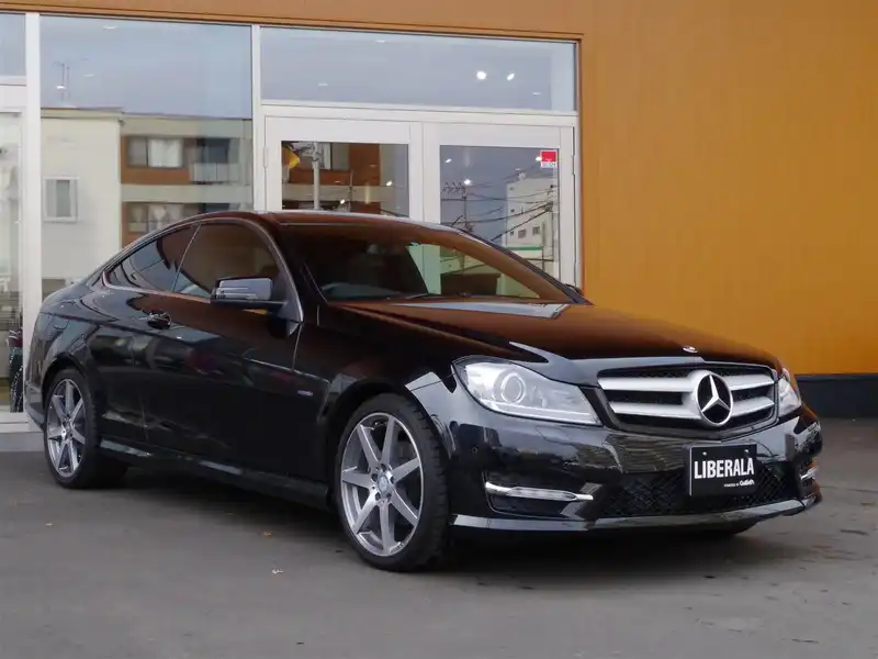 カタログ画像：Ｃクラス（C-CLASS） Ｃ２５０ ブルーエフィシェンシー クーペエディション１ 2011年10月 DBA-204347 1800cc オブシディアンブラック（Ｍ） 燃費13.2km / l メイン（その他）