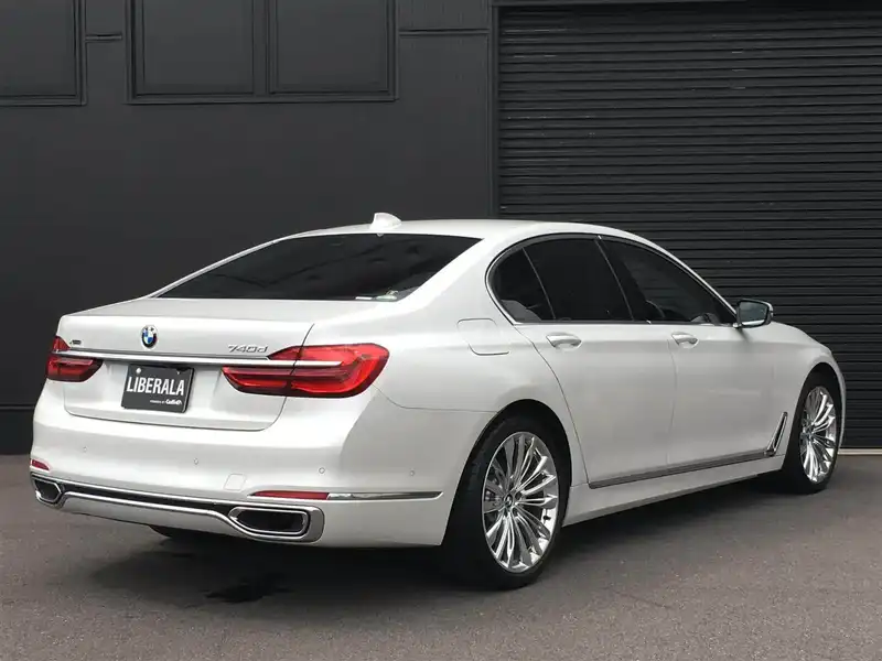 カタログ画像：７シリーズ（7 SERIES） ７４０ｄ ｘＤｒｉｖｅ エクセレンス 2019年1月 LDA-7C30 3000cc アルピン・ホワイトⅢ（ソリッド・カラー）orミネラル・ホワイト（メタリック・カラー） 燃費15.4km / l バック