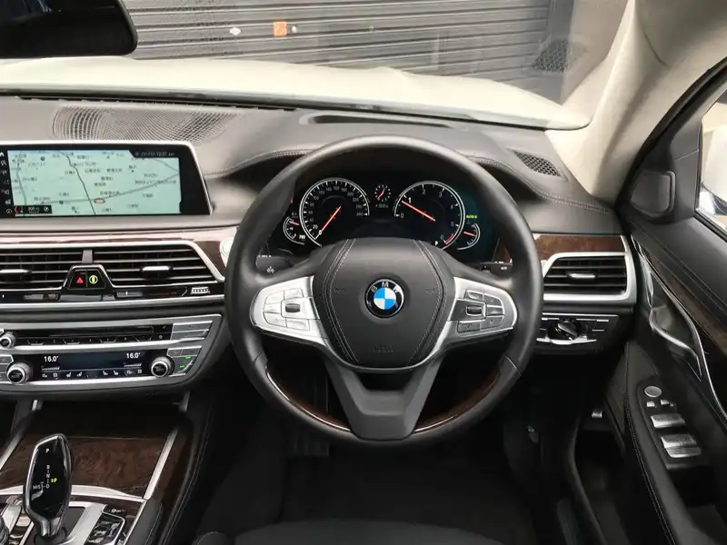 カタログ画像：７シリーズ（7 SERIES） ７４０ｄ ｘＤｒｉｖｅ エクセレンス 2019年1月 LDA-7C30 3000cc アルピン・ホワイトⅢ（ソリッド・カラー）orミネラル・ホワイト（メタリック・カラー） 燃費15.4km / l 内装