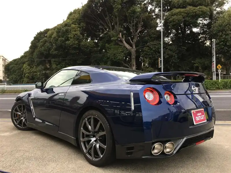 カタログ画像：ＧＴ－Ｒ（GT-R） ＧＴ－Ｒ ピュアエディション 2014年4月 DBA-R35 3800cc オーロラフレアブルーパール（２Ｐ） 燃費8.7km / l バック